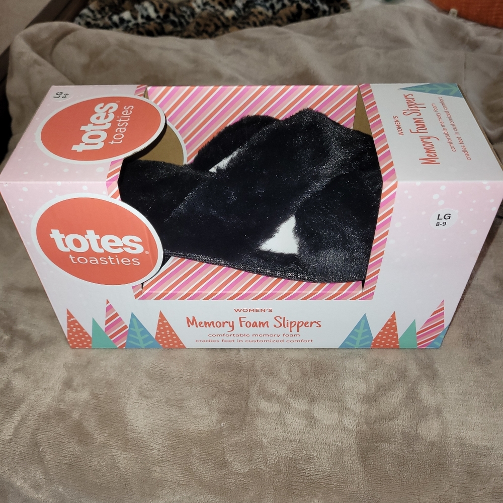 Totes memory foam slippers